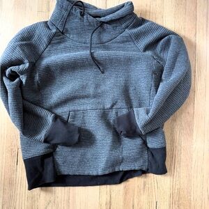 Stoic Women's Gray Sweater